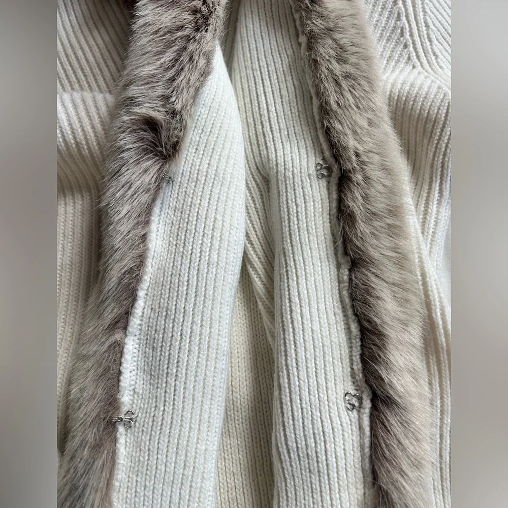 Christie & Jill Acrylic Cardigan Sweater Faux Fur Collar and Sleeve Ivory Large - Picture 9 of 15